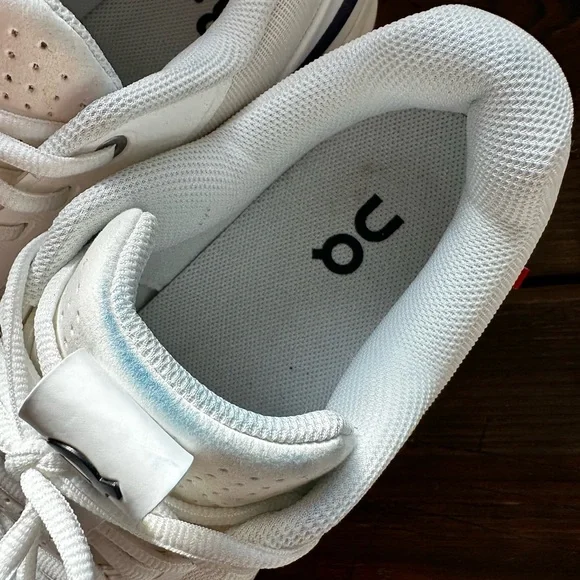 On Running On Cloud Roger’s white and acai. Us Men’s 11 - Picture 6 of 10